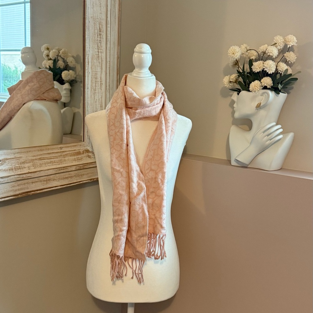 Women’s Calvin Klein White and Light pink scarf with fringe